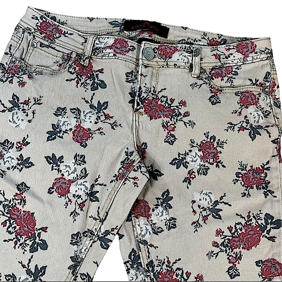Almost Famous size 13 cream/tan jeans, red & white floral & green leaves design - Picture 2 of 13